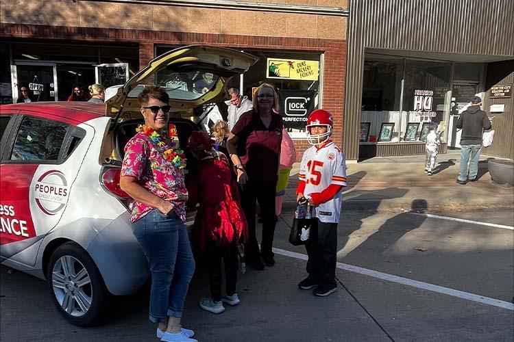 volunteers in downtown webster city