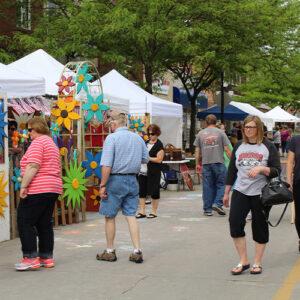 people shopping at junquefest