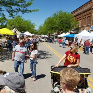 people shopping at junquefest