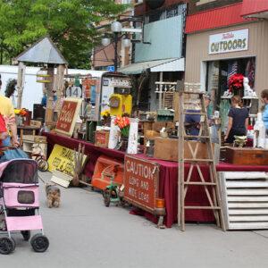 people shopping at junquefest